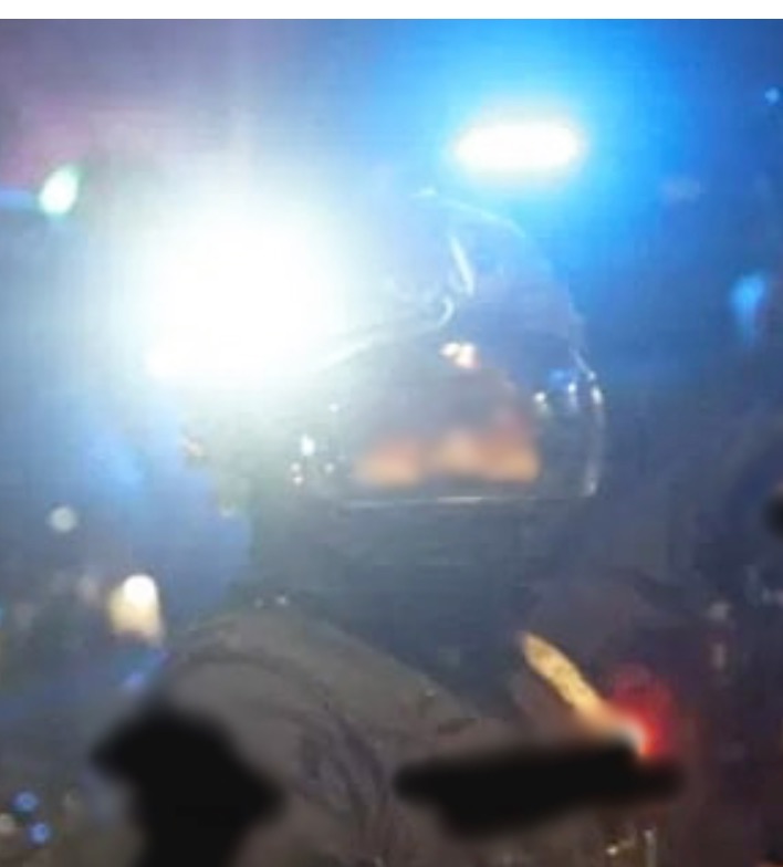 Screenshot of Police with VariArc mounted light