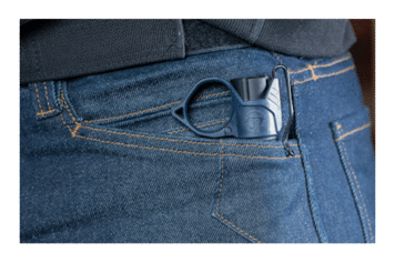 Small animated GIF showing SwitchBack 3.0 Deep Carry going in and out of pocket